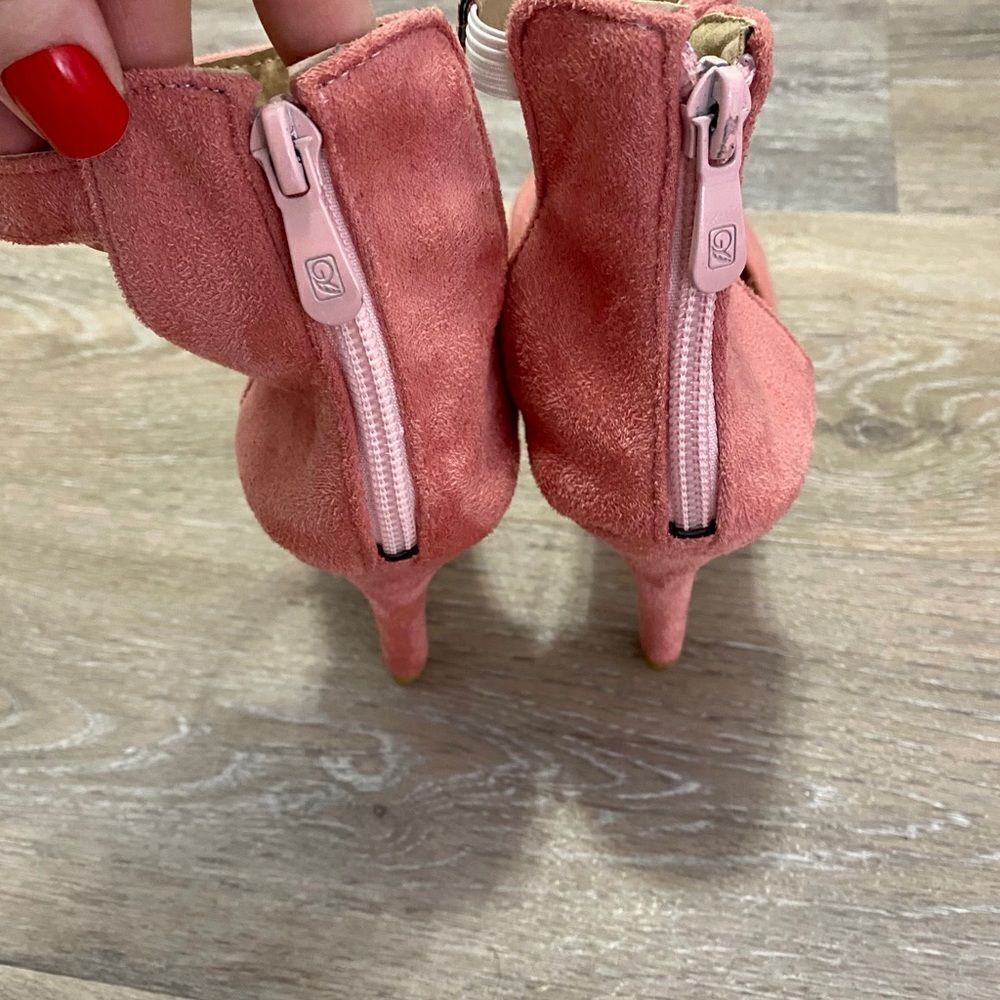 Gently loved size 9 vegan suede heels 👠 - Picture 4 of 6